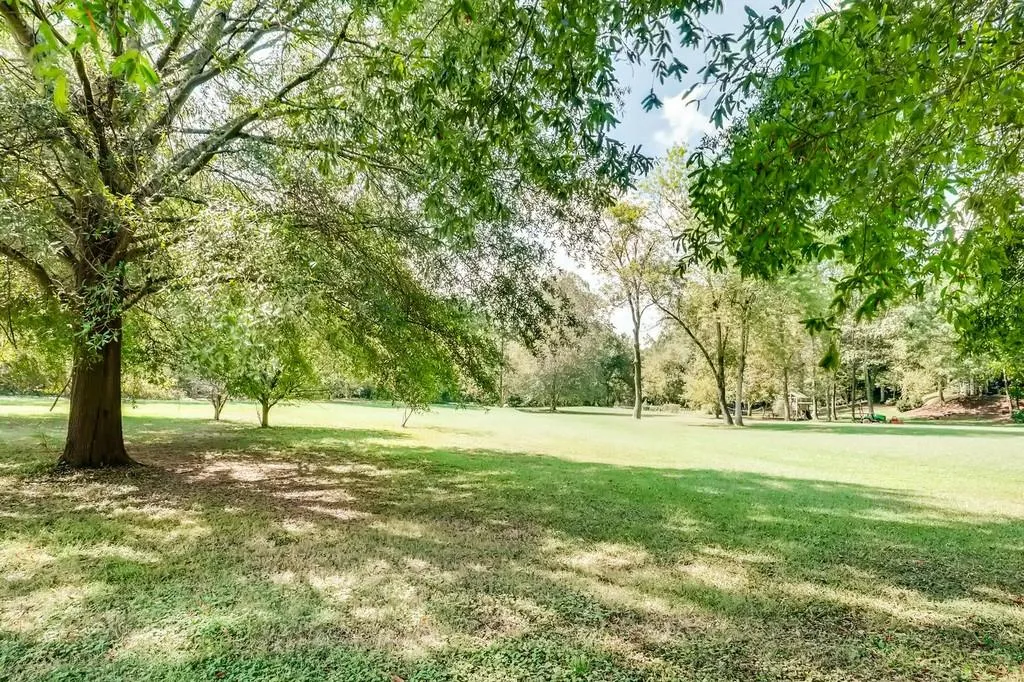 130 Hidden Falls Lane E, Sandy Springs, Georgia 30328, 4 Bedrooms Bedrooms, ,4 BathroomsBathrooms,Residential,Sold,130 Hidden Falls Lane E,6626134