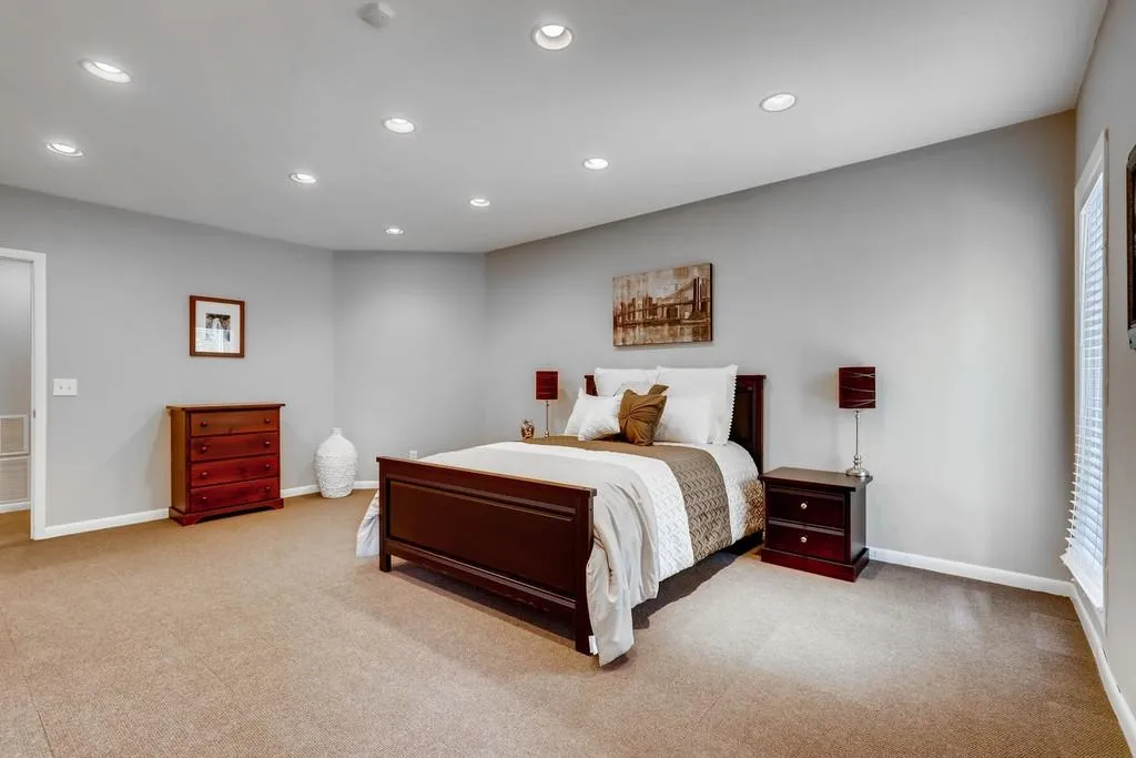 130 Hidden Falls Lane E, Sandy Springs, Georgia 30328, 4 Bedrooms Bedrooms, ,4 BathroomsBathrooms,Residential,Sold,130 Hidden Falls Lane E,6626134