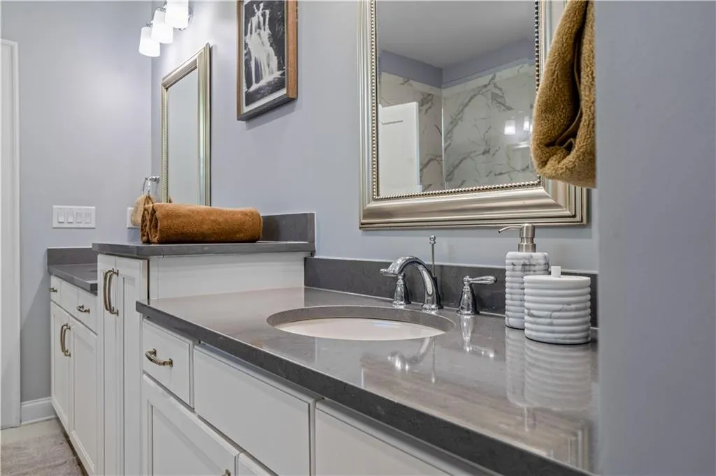Full bathroom with vanity