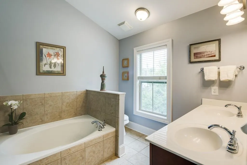 262 Le Gran Bend Unit 262, Atlanta, Georgia 30328, 2 Bedrooms Bedrooms, ,2 BathroomsBathrooms,Residential,Sold,262 Le Gran Bend Unit 262,6802826