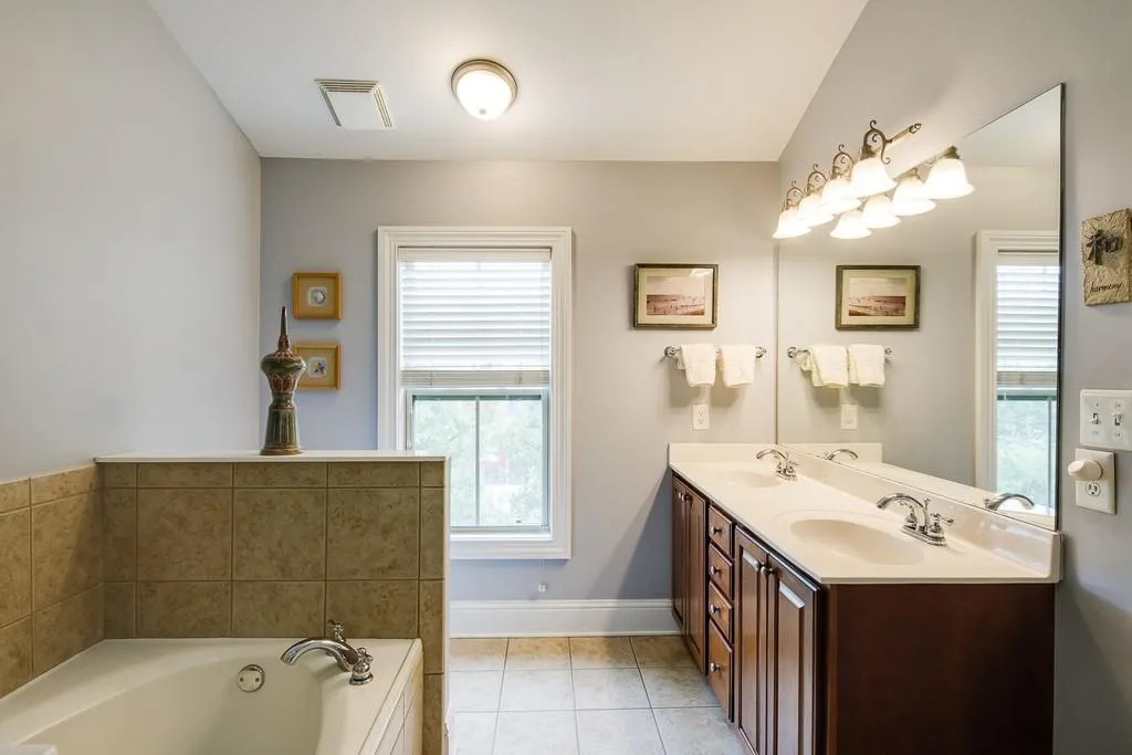 262 Le Gran Bend Unit 262, Atlanta, Georgia 30328, 2 Bedrooms Bedrooms, ,2 BathroomsBathrooms,Residential,Sold,262 Le Gran Bend Unit 262,6802826