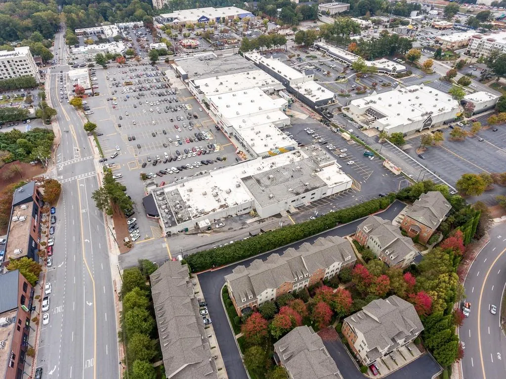 262 Le Gran Bend Unit 262, Atlanta, Georgia 30328, 2 Bedrooms Bedrooms, ,2 BathroomsBathrooms,Residential,Sold,262 Le Gran Bend Unit 262,6802826