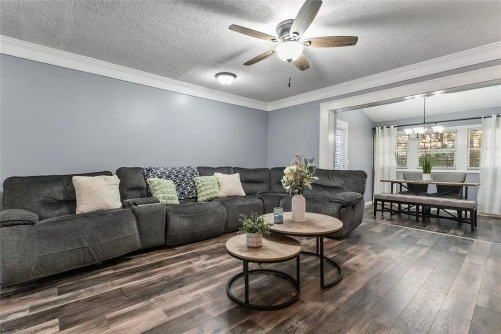 6700 Roswell Road Unit 21h, Atlanta, Georgia 30328, 2 Bedrooms Bedrooms, ,1 BathroomBathrooms,Residential,Sold,6700 Roswell Road Unit 21h,7501572