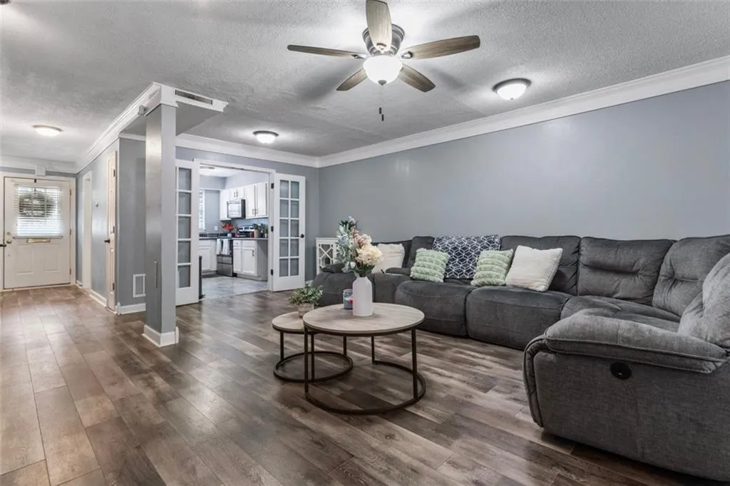 6700 Roswell Road Unit 21h, Atlanta, Georgia 30328, 2 Bedrooms Bedrooms, ,1 BathroomBathrooms,Residential,Sold,6700 Roswell Road Unit 21h,7501572