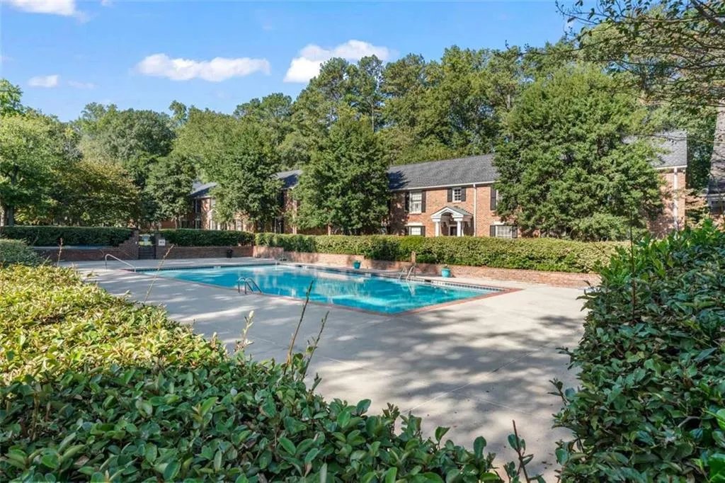 6700 Roswell Road Unit 21h, Atlanta, Georgia 30328, 2 Bedrooms Bedrooms, ,1 BathroomBathrooms,Residential,Sold,6700 Roswell Road Unit 21h,7501572
