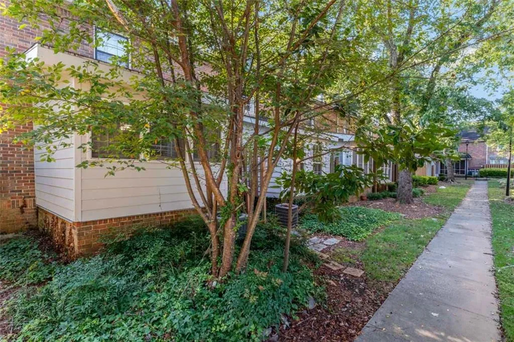 6700 Roswell Road Unit 21h, Atlanta, Georgia 30328, 2 Bedrooms Bedrooms, ,1 BathroomBathrooms,Residential,Sold,6700 Roswell Road Unit 21h,7501572