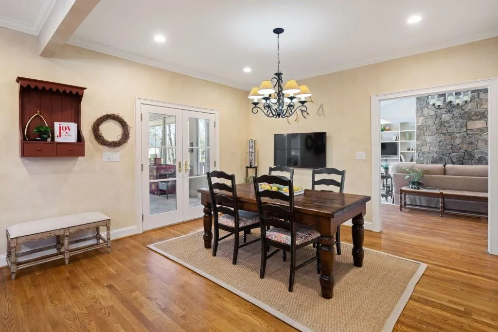 580 Valley Hall Drive, Atlanta, Georgia 30350, 4 Bedrooms Bedrooms, ,5 BathroomsBathrooms,Residential,Sold,580 Valley Hall Drive,6852175