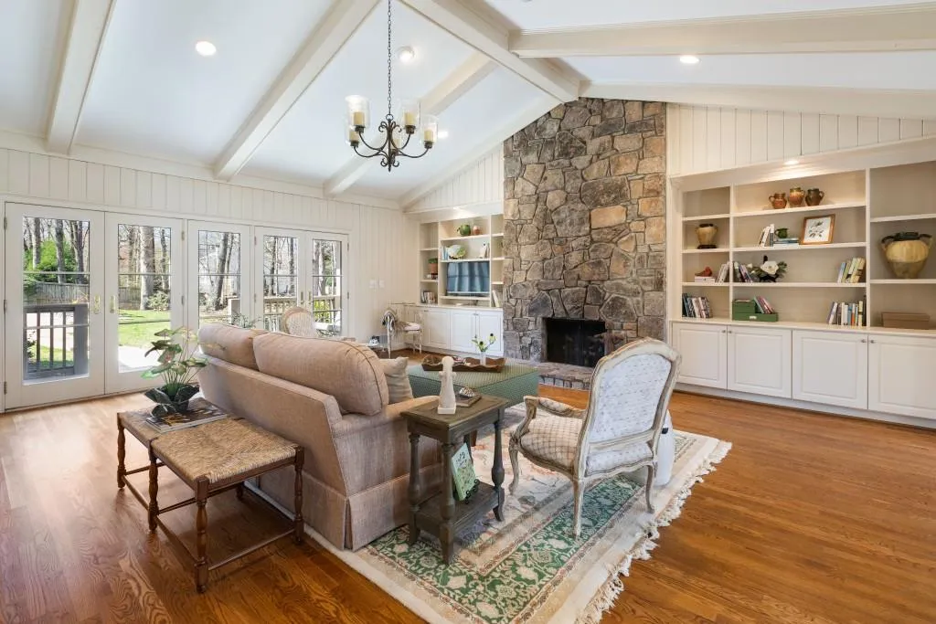 580 Valley Hall Drive, Atlanta, Georgia 30350, 4 Bedrooms Bedrooms, ,5 BathroomsBathrooms,Residential,Sold,580 Valley Hall Drive,6852175