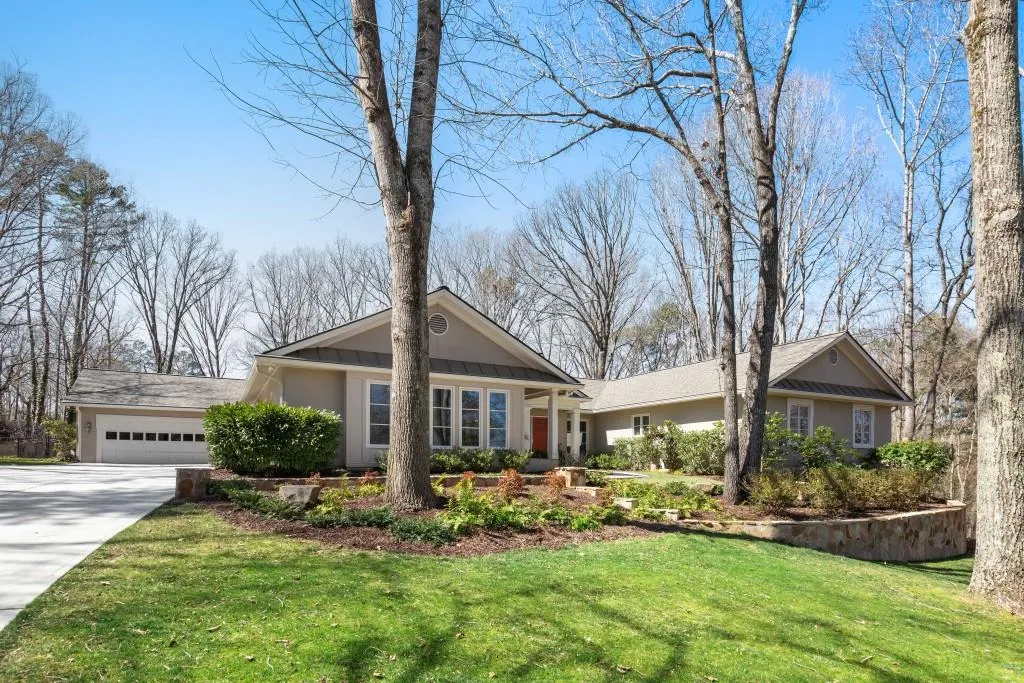 580 Valley Hall Drive, Atlanta, Georgia 30350, 4 Bedrooms Bedrooms, ,5 BathroomsBathrooms,Residential,Sold,580 Valley Hall Drive,6852175