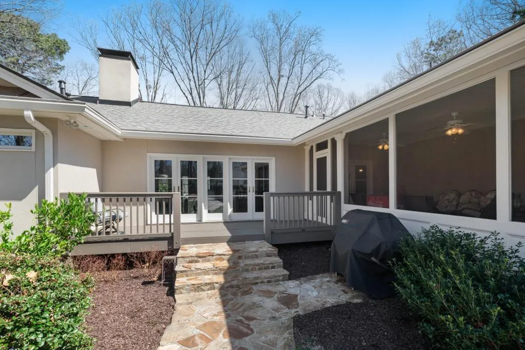 580 Valley Hall Drive, Atlanta, Georgia 30350, 4 Bedrooms Bedrooms, ,5 BathroomsBathrooms,Residential,Sold,580 Valley Hall Drive,6852175