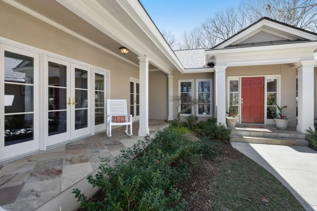 580 Valley Hall Drive, Atlanta, Georgia 30350, 4 Bedrooms Bedrooms, ,5 BathroomsBathrooms,Residential,Sold,580 Valley Hall Drive,6852175