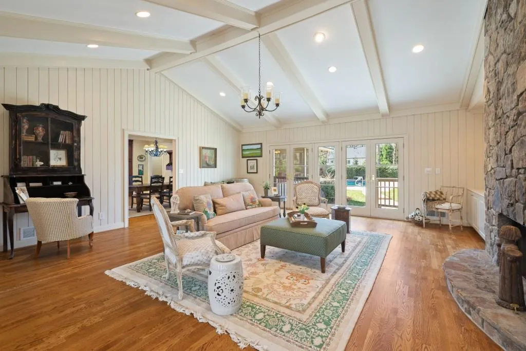 580 Valley Hall Drive, Atlanta, Georgia 30350, 4 Bedrooms Bedrooms, ,5 BathroomsBathrooms,Residential,Sold,580 Valley Hall Drive,6852175