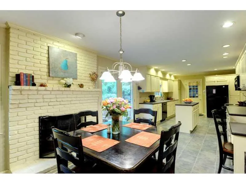 7275 Duncourtney Drive, Atlanta, Georgia 30328, 4 Bedrooms Bedrooms, ,3 BathroomsBathrooms,Residential,Sold,7275 Duncourtney Drive,5012323