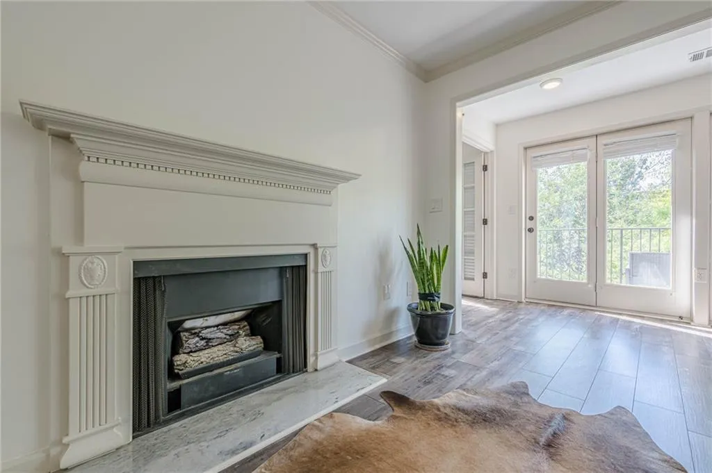 3203 Lenox Road Ne Unit 32, Atlanta, Georgia 30324, 1 Bedroom Bedrooms, ,1 BathroomBathrooms,Residential,For Sale,3203 Lenox Road Ne Unit 32,7637502