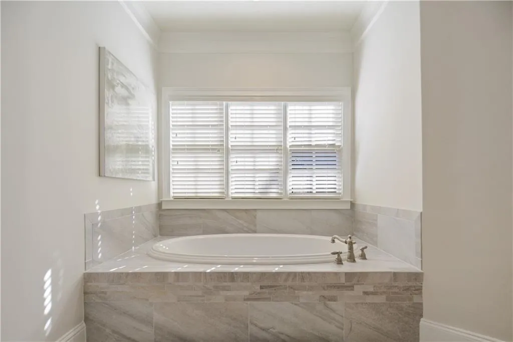885 Glengate Place, Sandy Springs, Georgia 30328, 5 Bedrooms Bedrooms, ,5 BathroomsBathrooms,Residential,Sold,885 Glengate Place,6633026