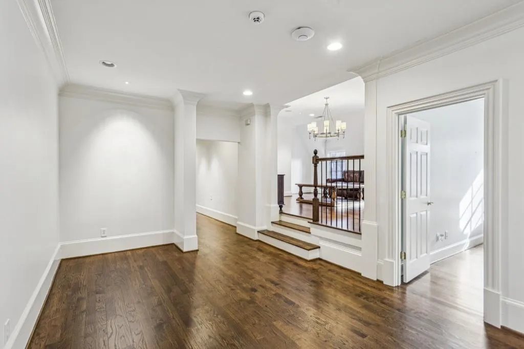 305 Forrest Lake Drive, Sandy Springs, Georgia 30327, 6 Bedrooms Bedrooms, ,7 BathroomsBathrooms,Residential,For Sale,305 Forrest Lake Drive,7711387