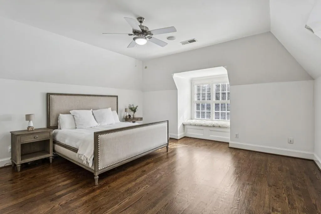 305 Forrest Lake Drive, Sandy Springs, Georgia 30327, 6 Bedrooms Bedrooms, ,7 BathroomsBathrooms,Residential,For Sale,305 Forrest Lake Drive,7711387