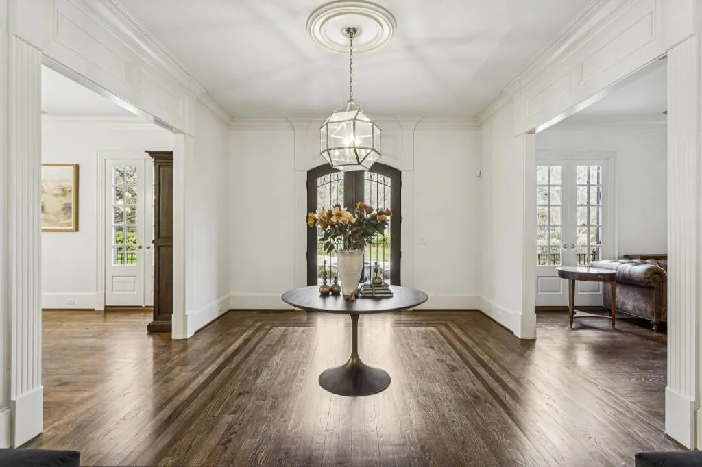 305 Forrest Lake Drive, Sandy Springs, Georgia 30327, 6 Bedrooms Bedrooms, ,7 BathroomsBathrooms,Residential,For Sale,305 Forrest Lake Drive,7711387
