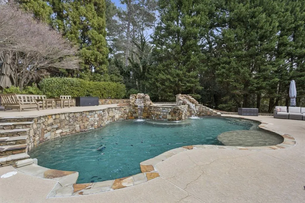305 Forrest Lake Drive, Sandy Springs, Georgia 30327, 6 Bedrooms Bedrooms, ,7 BathroomsBathrooms,Residential,For Sale,305 Forrest Lake Drive,7711387