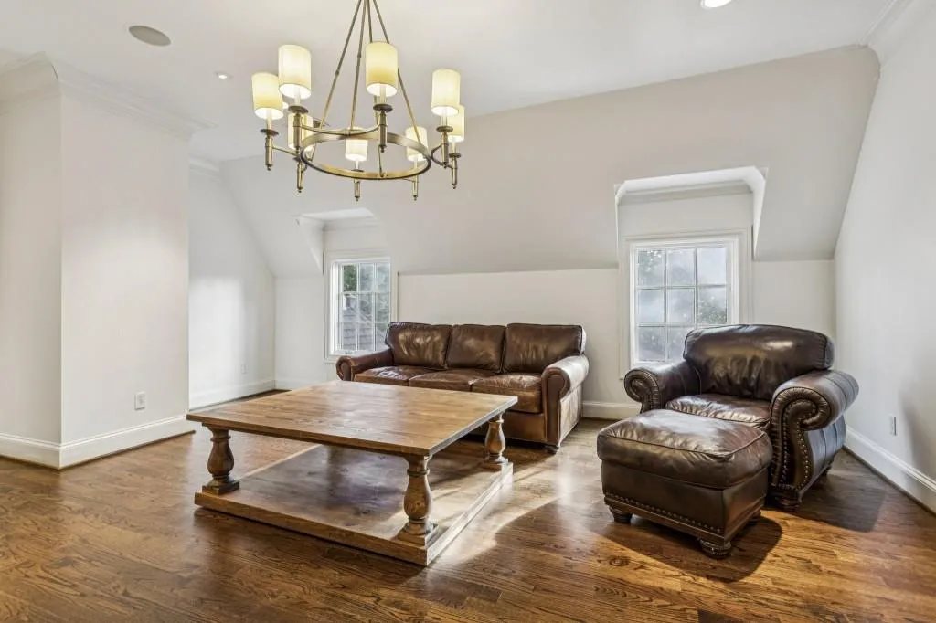 305 Forrest Lake Drive, Sandy Springs, Georgia 30327, 6 Bedrooms Bedrooms, ,7 BathroomsBathrooms,Residential,For Sale,305 Forrest Lake Drive,7711387