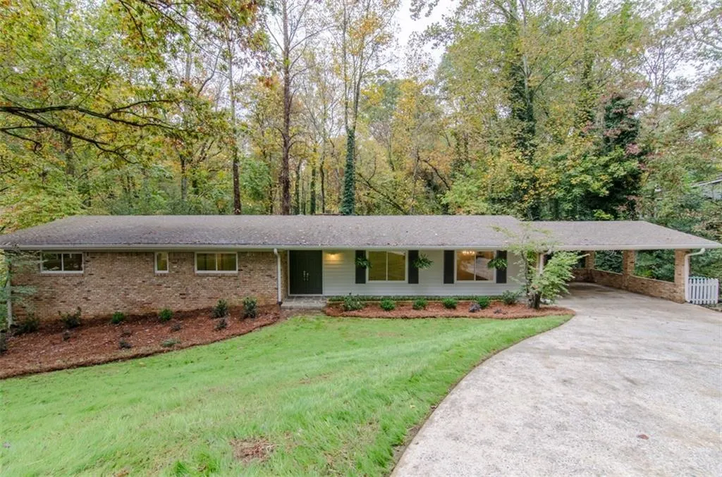 570 Elden Drive, Atlanta, Georgia 30342, 4 Bedrooms Bedrooms, ,3 BathroomsBathrooms,Residential,Sold,570 Elden Drive,5613145