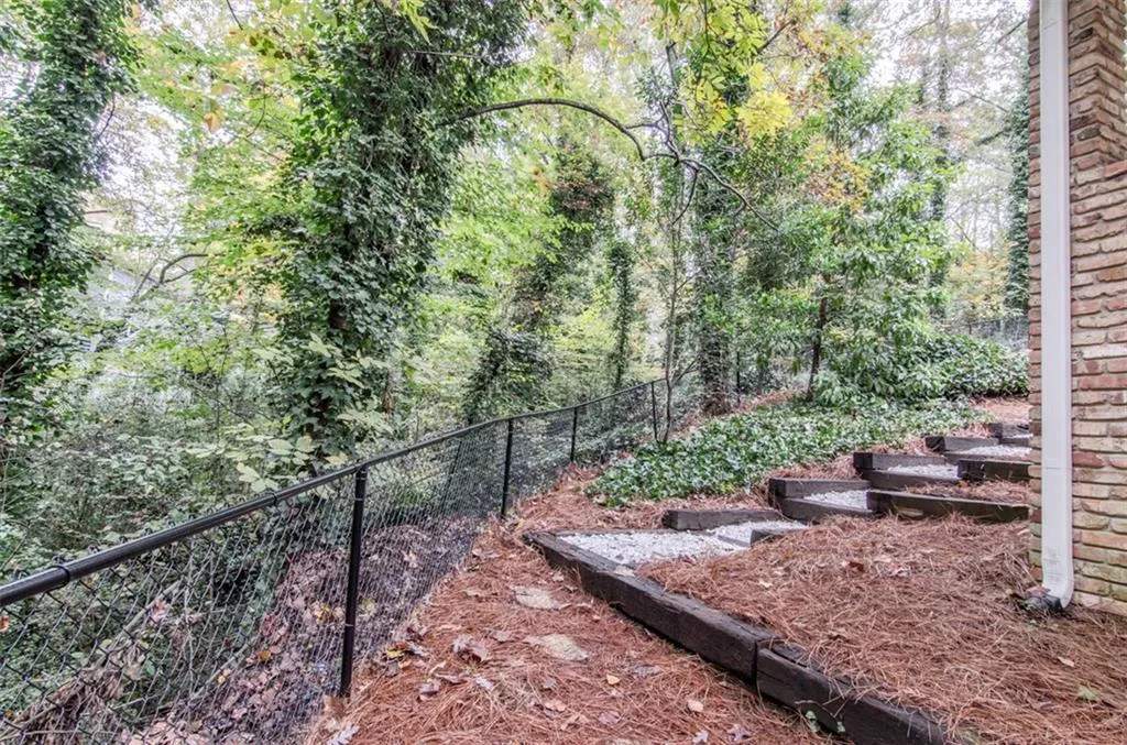 570 Elden Drive, Atlanta, Georgia 30342, 4 Bedrooms Bedrooms, ,3 BathroomsBathrooms,Residential,Sold,570 Elden Drive,5613145