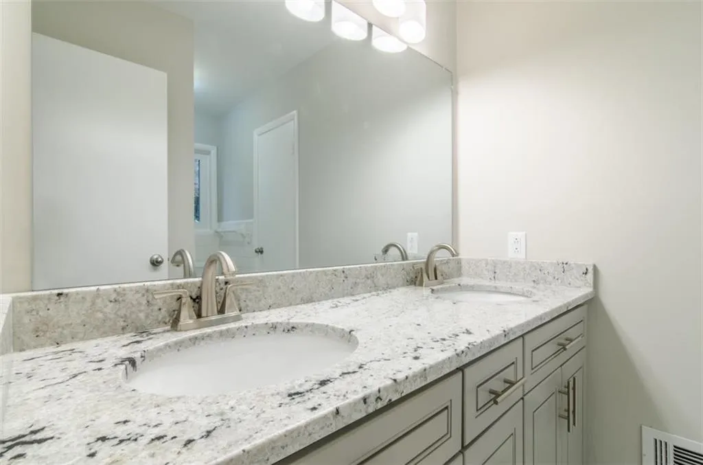 570 Elden Drive, Atlanta, Georgia 30342, 4 Bedrooms Bedrooms, ,3 BathroomsBathrooms,Residential,Sold,570 Elden Drive,5613145