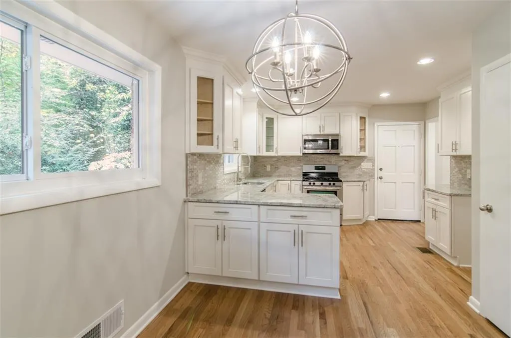 570 Elden Drive, Atlanta, Georgia 30342, 4 Bedrooms Bedrooms, ,3 BathroomsBathrooms,Residential,Sold,570 Elden Drive,5613145