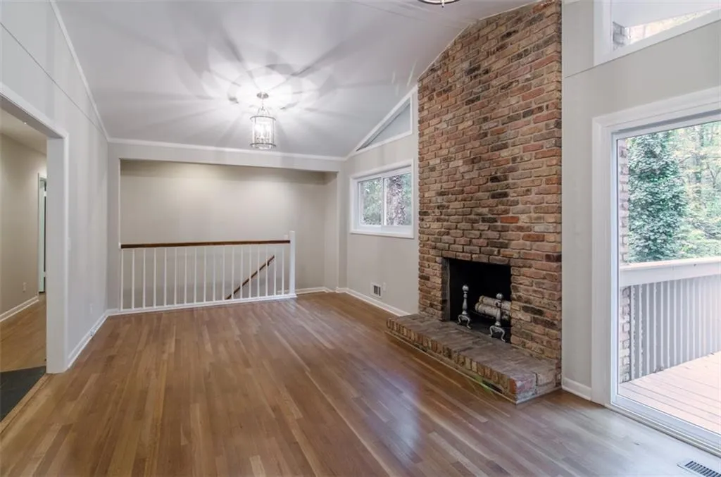 570 Elden Drive, Atlanta, Georgia 30342, 4 Bedrooms Bedrooms, ,3 BathroomsBathrooms,Residential,Sold,570 Elden Drive,5613145