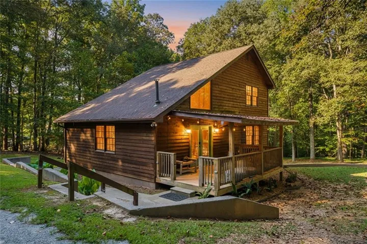 137 Ridge Crest Court, Ellijay, Georgia 30540