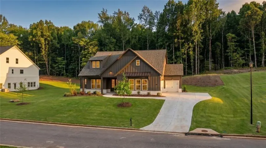 8340 Creekside Overlook Drive, Gainesville, Georgia 30506