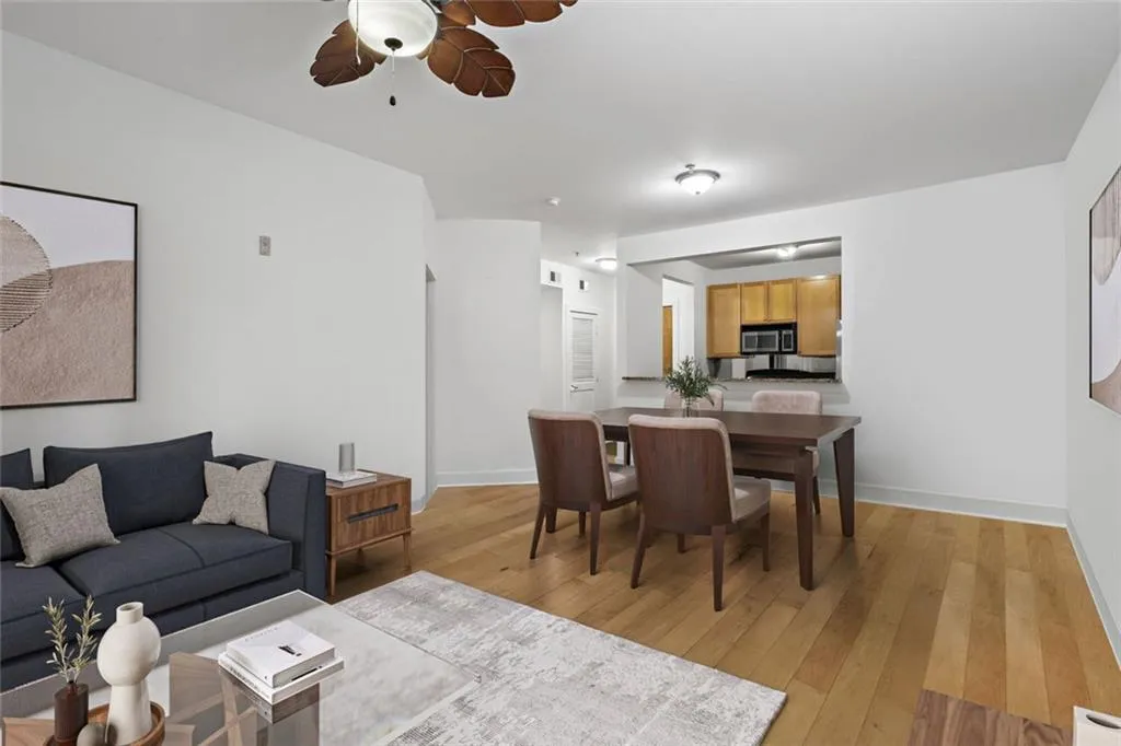 Dining is Virtually Staged