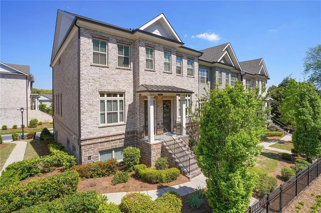 4747 Roswell Road, Atlanta, Georgia 30342, 2 Bedrooms Bedrooms, ,2 BathroomsBathrooms,Residential,Sold,4747 Roswell Road,6911935