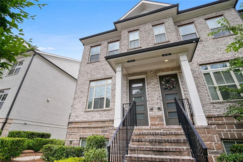 4747 Roswell Road, Atlanta, Georgia 30342, 2 Bedrooms Bedrooms, ,2 BathroomsBathrooms,Residential,Sold,4747 Roswell Road,6911935