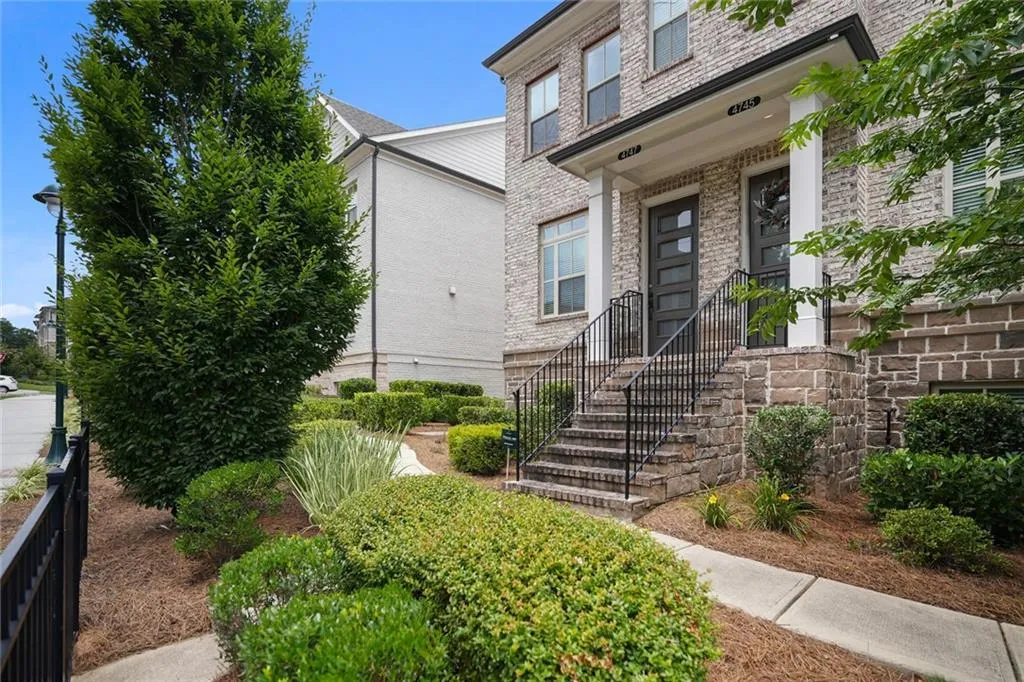 4747 Roswell Road, Atlanta, Georgia 30342, 2 Bedrooms Bedrooms, ,2 BathroomsBathrooms,Residential,Sold,4747 Roswell Road,6911935