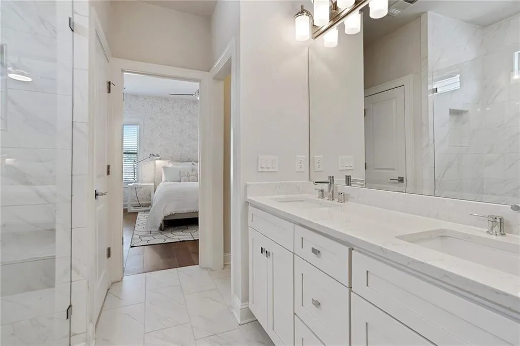 4747 Roswell Road, Atlanta, Georgia 30342, 2 Bedrooms Bedrooms, ,2 BathroomsBathrooms,Residential,Sold,4747 Roswell Road,6911935