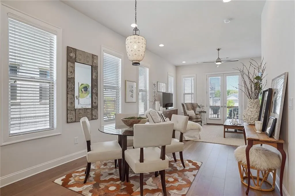 4747 Roswell Road, Atlanta, Georgia 30342, 2 Bedrooms Bedrooms, ,2 BathroomsBathrooms,Residential,Sold,4747 Roswell Road,6911935