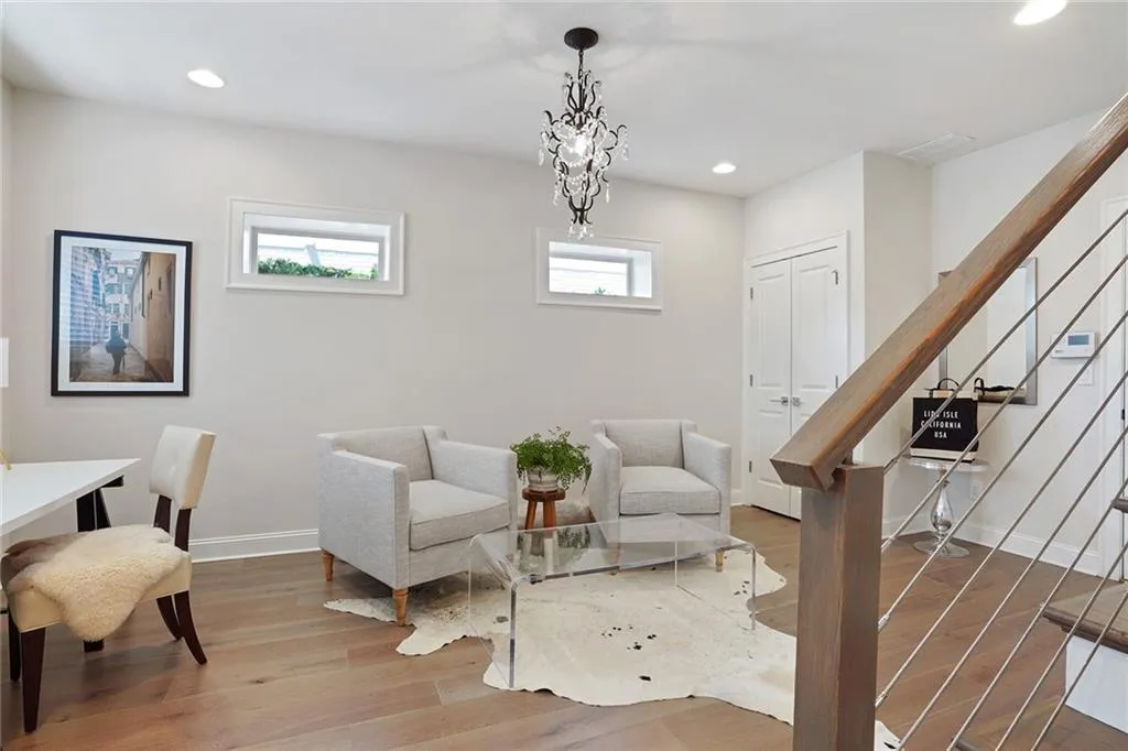 4747 Roswell Road, Atlanta, Georgia 30342, 2 Bedrooms Bedrooms, ,2 BathroomsBathrooms,Residential,Sold,4747 Roswell Road,6911935