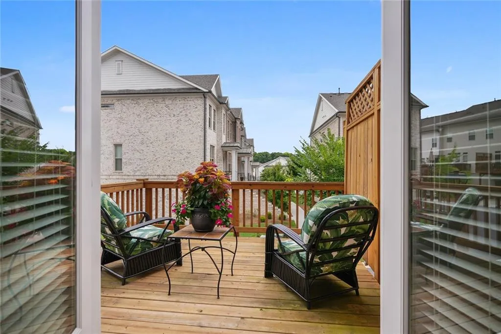 4747 Roswell Road, Atlanta, Georgia 30342, 2 Bedrooms Bedrooms, ,2 BathroomsBathrooms,Residential,Sold,4747 Roswell Road,6911935