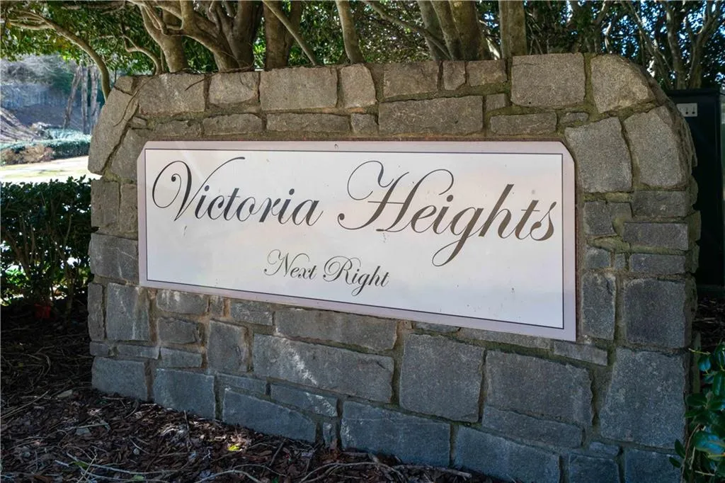 6101 Santa Fe Parkway, Sandy Springs, Georgia 30350, 3 Bedrooms Bedrooms, ,2 BathroomsBathrooms,Residential,Sold,6101 Santa Fe Parkway,6689950