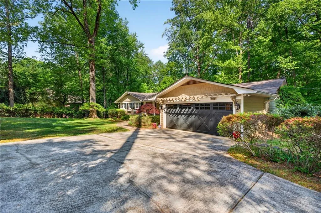 2070 Clay Drive Ne, Sandy Springs, Georgia 30350, 3 Bedrooms Bedrooms, ,2 BathroomsBathrooms,Residential,For Sale,2070 Clay Drive Ne,7760560