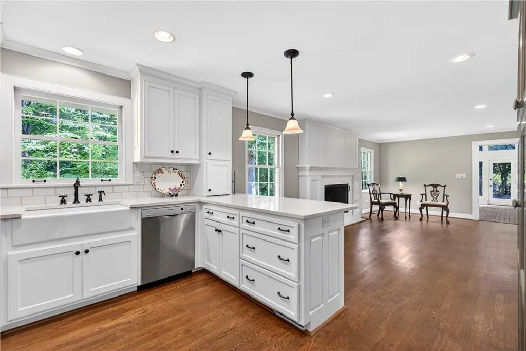 2070 Clay Drive Ne, Sandy Springs, Georgia 30350, 3 Bedrooms Bedrooms, ,2 BathroomsBathrooms,Residential,For Sale,2070 Clay Drive Ne,7760560