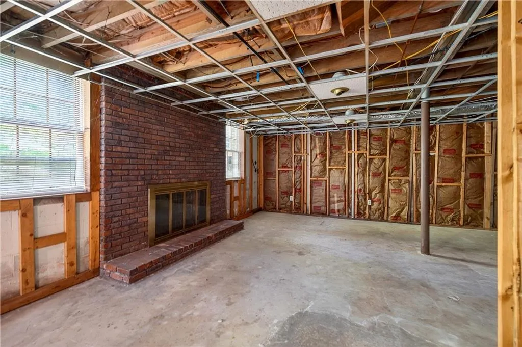 2070 Clay Drive Ne, Sandy Springs, Georgia 30350, 3 Bedrooms Bedrooms, ,2 BathroomsBathrooms,Residential,For Sale,2070 Clay Drive Ne,7760560