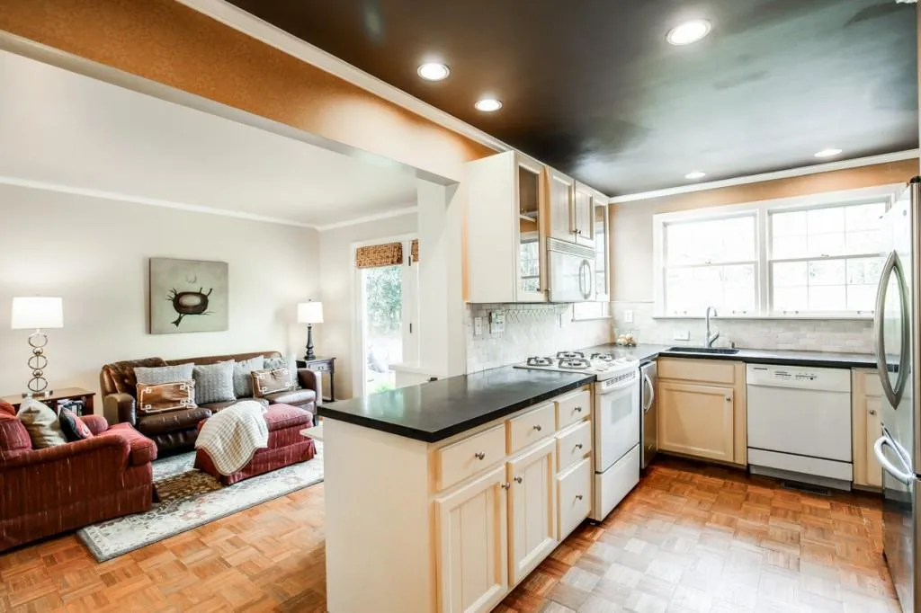 338 Pine Forest Road, Sandy Springs, Georgia 30342, 3 Bedrooms Bedrooms, ,2 BathroomsBathrooms,Residential,Sold,338 Pine Forest Road,5986881