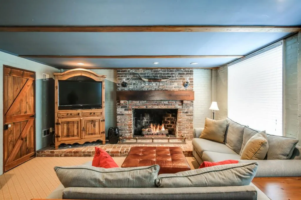 338 Pine Forest Road, Sandy Springs, Georgia 30342, 3 Bedrooms Bedrooms, ,2 BathroomsBathrooms,Residential,Sold,338 Pine Forest Road,5986881