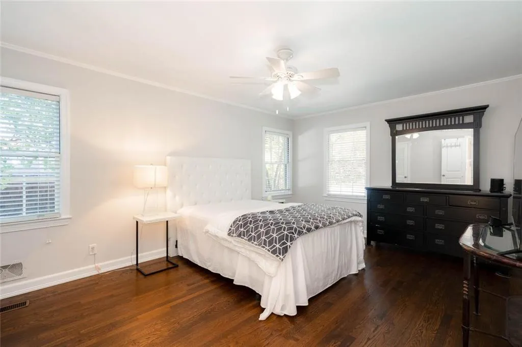 581 Hammond Drive, Atlanta, Georgia 30328, 3 Bedrooms Bedrooms, ,2 BathroomsBathrooms,Residential,Sold,581 Hammond Drive,7245477