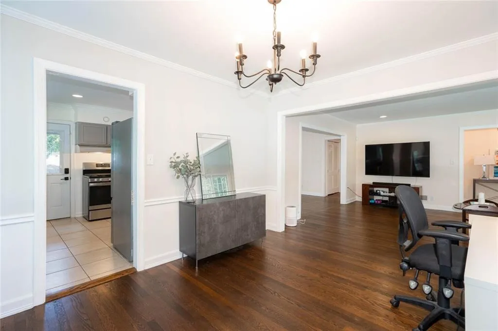 581 Hammond Drive, Atlanta, Georgia 30328, 3 Bedrooms Bedrooms, ,2 BathroomsBathrooms,Residential,Sold,581 Hammond Drive,7245477