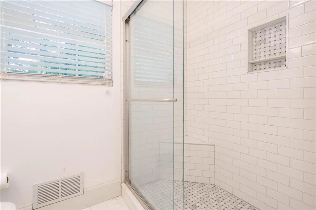 581 Hammond Drive, Atlanta, Georgia 30328, 3 Bedrooms Bedrooms, ,2 BathroomsBathrooms,Residential,Sold,581 Hammond Drive,7245477