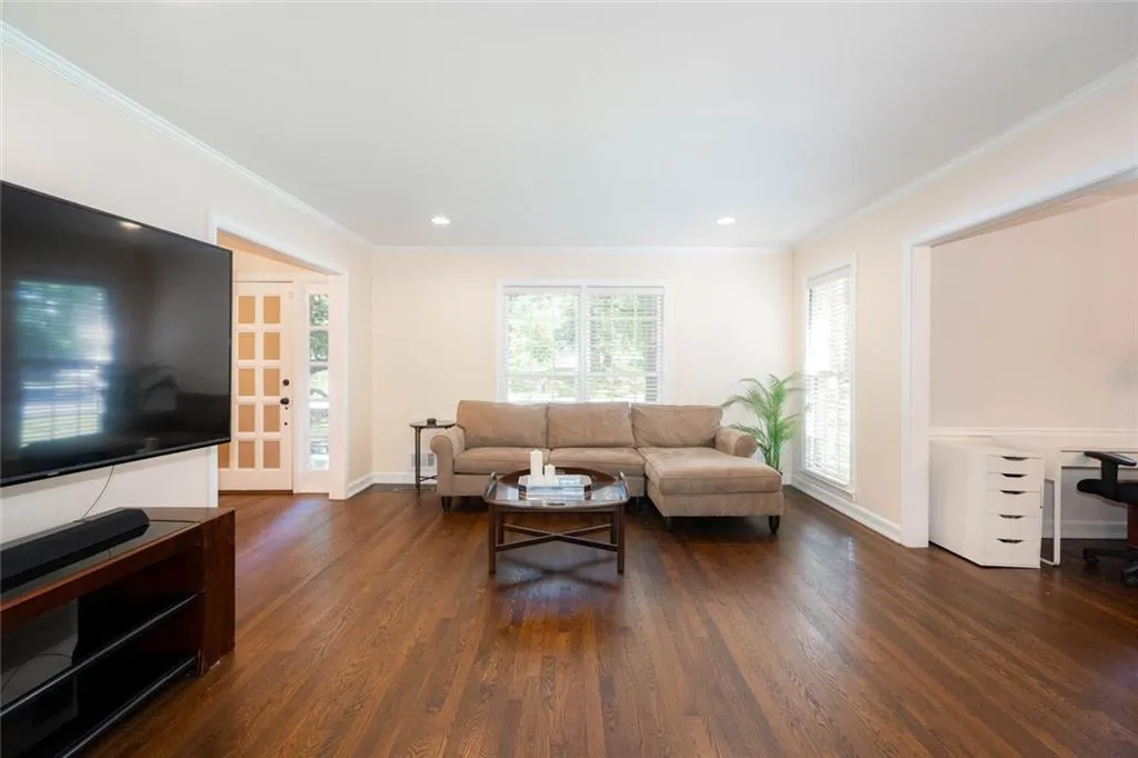 581 Hammond Drive, Atlanta, Georgia 30328, 3 Bedrooms Bedrooms, ,2 BathroomsBathrooms,Residential,Sold,581 Hammond Drive,7245477