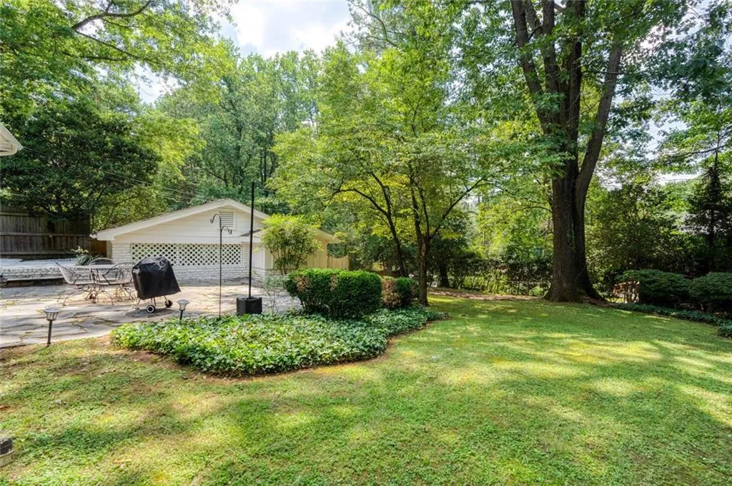 581 Hammond Drive, Atlanta, Georgia 30328, 3 Bedrooms Bedrooms, ,2 BathroomsBathrooms,Residential,Sold,581 Hammond Drive,7245477